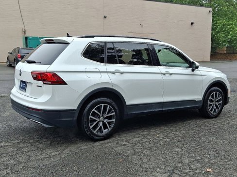 Certified 2019 Volkswagen Tiguan SE w/ Panoramic Sunroof Package image 11