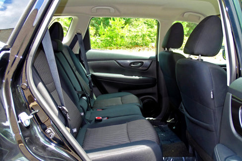 Used 2020 Nissan Rogue S image 16