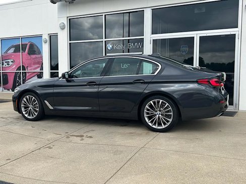 Certified 2022 BMW 530i xDrive w/ Convenience Package image 6