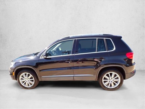 Used 2015 Volkswagen Tiguan S image 2