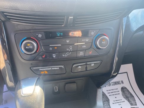 Used 2017 Ford Escape Titanium image 12