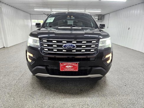 Used 2016 Ford Explorer XLT w/ Equipment Group 202A image 5
