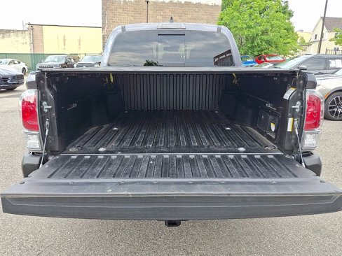 Used 2021 Toyota Tacoma TRD Off-Road image 27