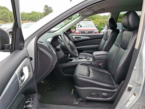 Used 2020 Nissan Pathfinder SL image 14