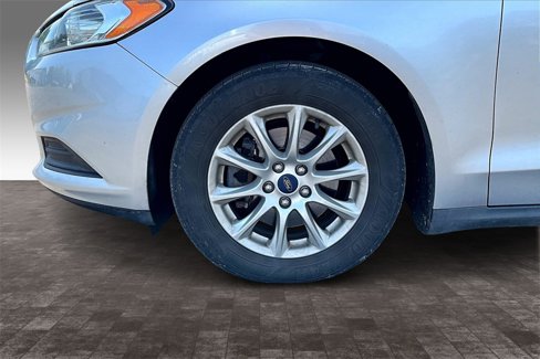 Used 2015 Ford Fusion S image 4