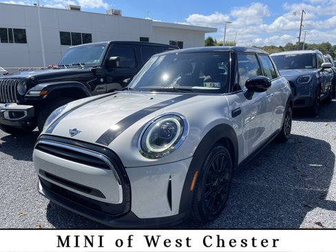 Used 2022 MINI Cooper 4-Door Hardtop image 1