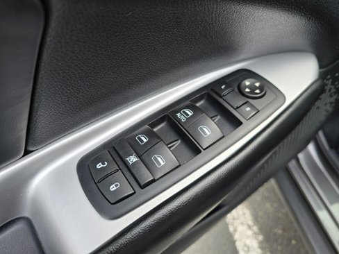 Used 2016 Dodge Journey SXT w/ Blacktop Package image 18