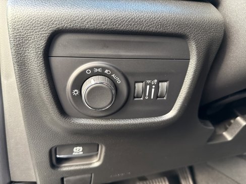 New 2025 Jeep Grand Cherokee Laredo X w/ Luxury Tech Group I image 24