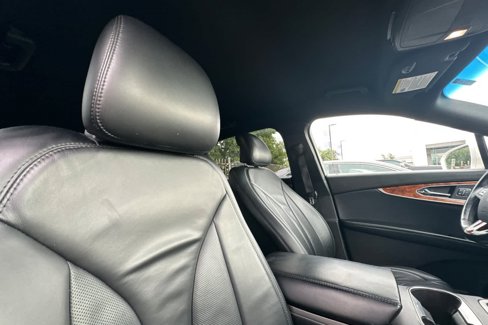 Used 2017 Lincoln MKX Select w/ Select Plus Package image 17