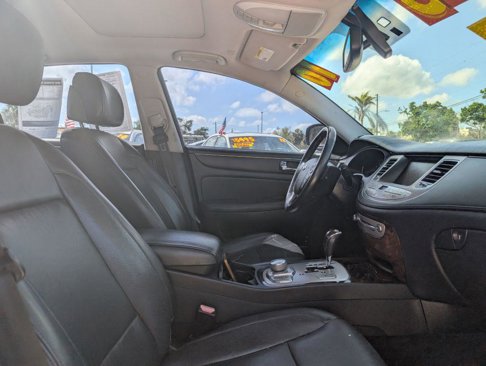 Used 2010 Hyundai Genesis 4.6 w/ Technology Pkg 5 image 12