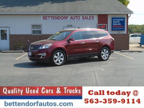 Used 2017 Chevrolet Traverse LT w/ Traveler's Package image 2