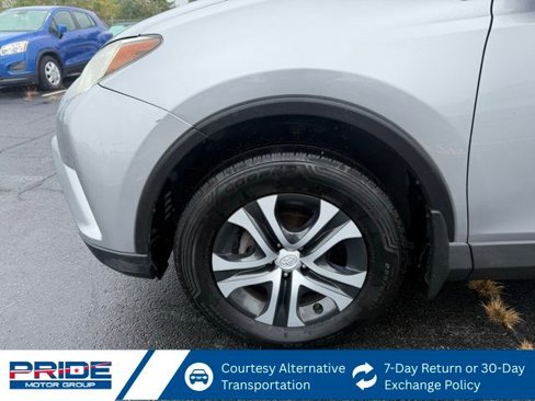 Used 2018 Toyota RAV4 LE image 13
