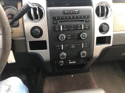 Used 2010 Ford F150 XLT image 8