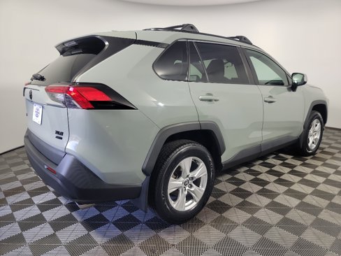 Used 2021 Toyota RAV4 XLE image 4