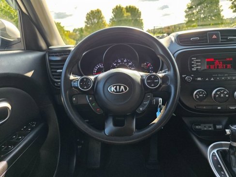 Used 2015 Kia Soul + image 22