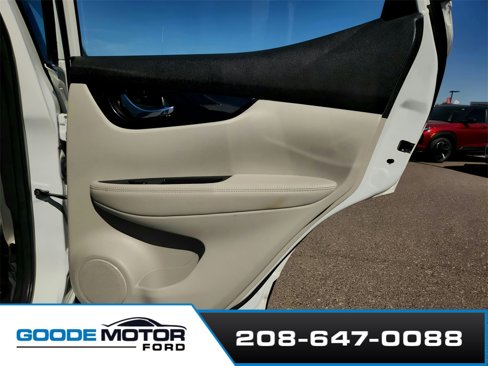 Used 2018 Nissan Rogue Sport SV w/ SV All-Weather Package image 26