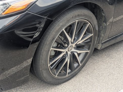 Used 2022 Toyota Camry SE image 5