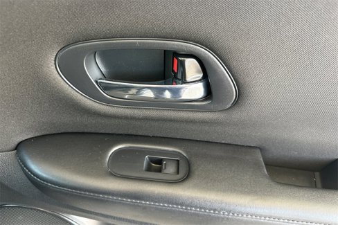 Used 2016 Honda HR-V LX image 21