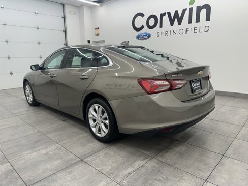 Used 2020 Chevrolet Malibu LT image 2
