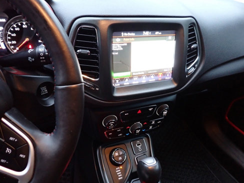 Used 2017 Jeep Compass Trailhawk w/ Navigation Group image 31