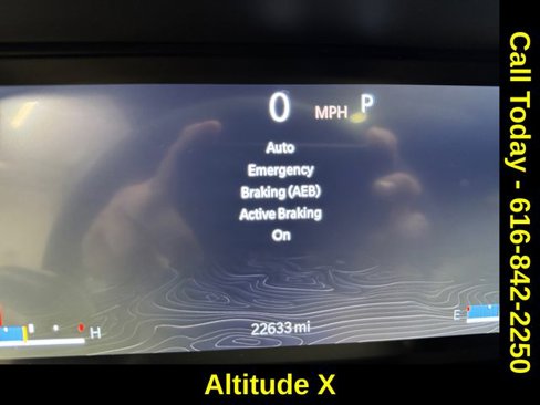 Used 2024 Jeep Grand Cherokee L Altitude image 10