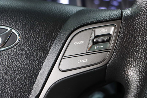 Used 2017 Hyundai Santa Fe SE image 14