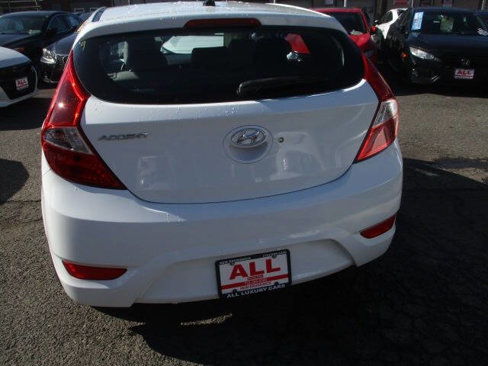 Used 2013 Hyundai Accent GS image 3