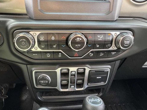 Used 2018 Jeep Wrangler Unlimited Sport S image 23
