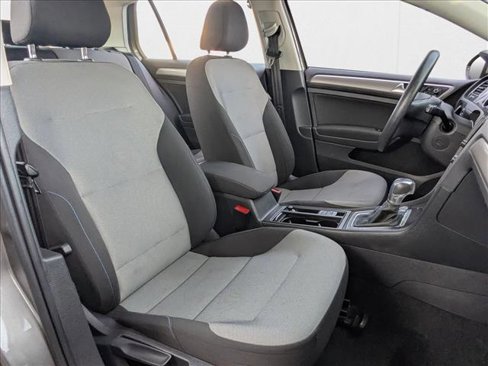 Used 2015 Volkswagen e-Golf SEL Premium image 21