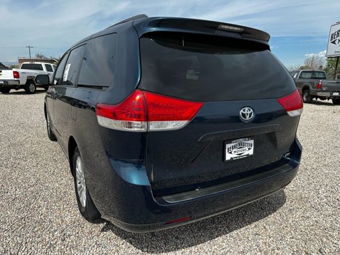Used 2012 Toyota Sienna XLE image 8