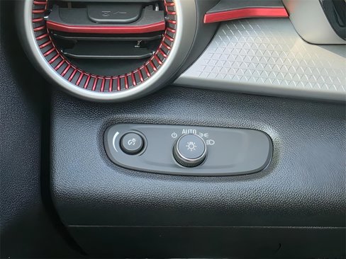 New 2025 Chevrolet Trax RS w/ Sunroof Package image 22