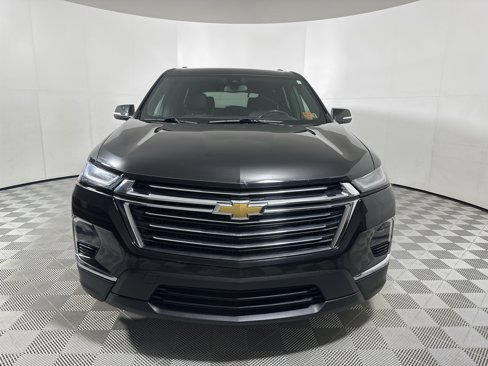 Used 2022 Chevrolet Traverse LT image 2