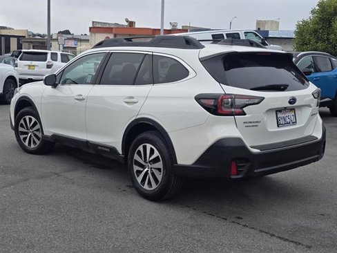 Used 2022 Subaru Outback Premium image 3