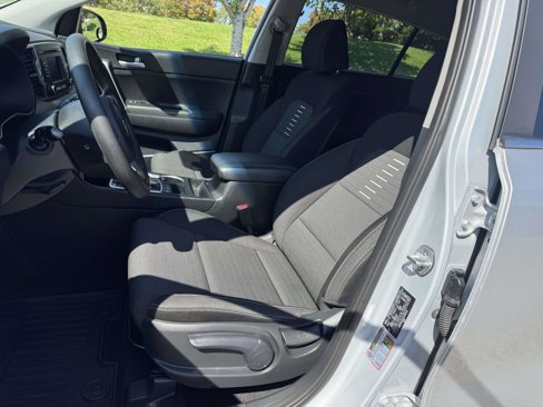 Used 2018 Kia Sportage LX image 11
