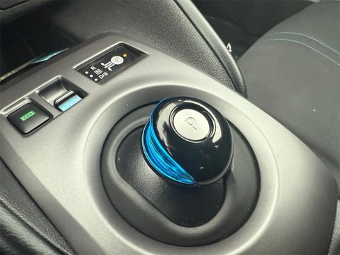 Used 2023 Nissan Leaf S image 23