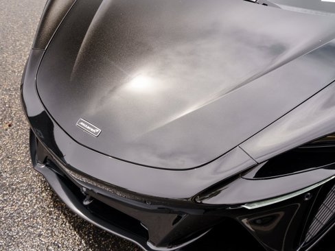 Used 2024 McLaren Artura image 6