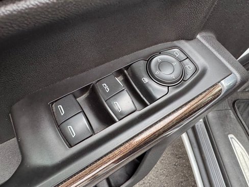 Used 2021 Chevrolet Silverado 1500 LT w/ Bed Protection Package image 11