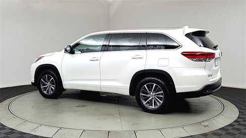 Used 2017 Toyota Highlander XLE image 5