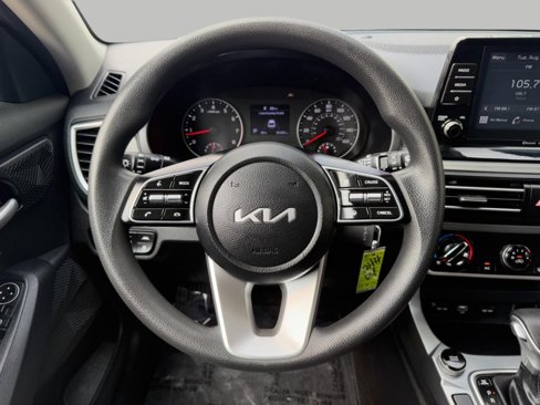 Used 2023 Kia Seltos LX image 24