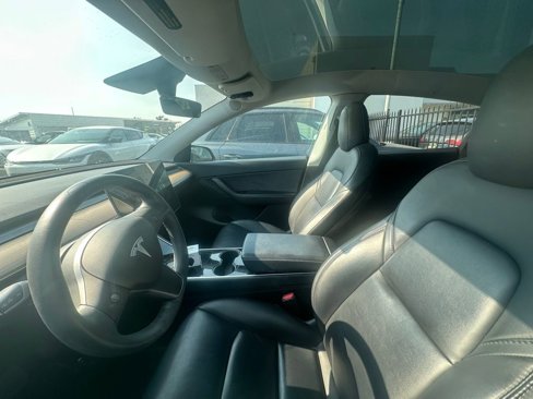Used 2020 Tesla Model Y Long Range image 8
