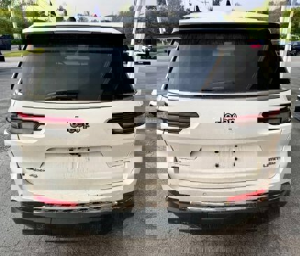 Used 2021 Jeep Grand Cherokee L Limited image 4