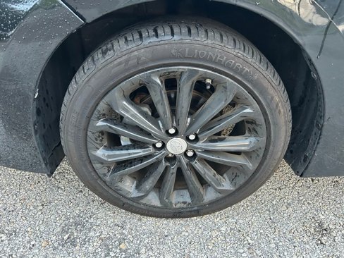Used 2018 Toyota Corolla LE image 9