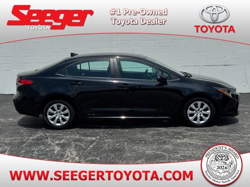 Used 2024 Toyota Corolla LE image 1