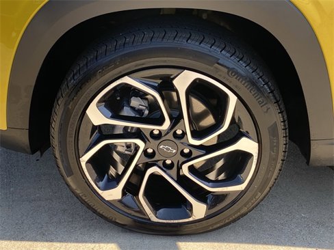 Used 2024 Chevrolet Trax RS w/ Sunroof Package image 24