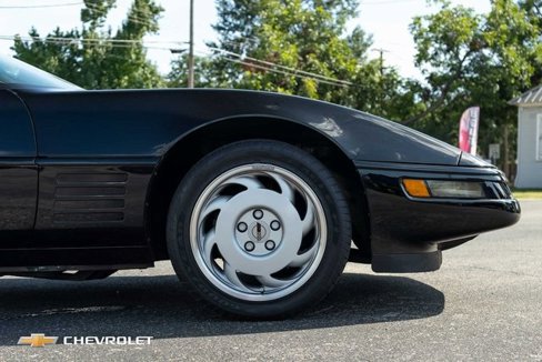Used 1992 Chevrolet Corvette Convertible image 6