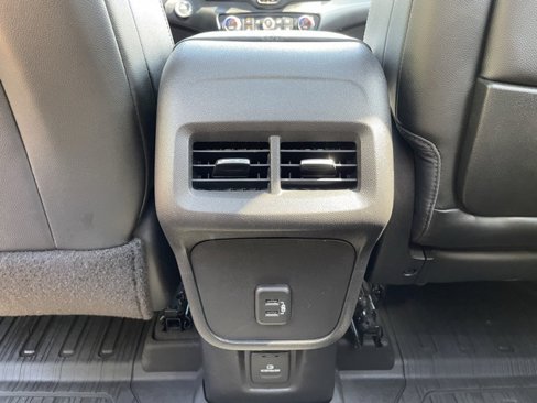 Used 2022 GMC Terrain SLT w/ Infotainment Package II image 25