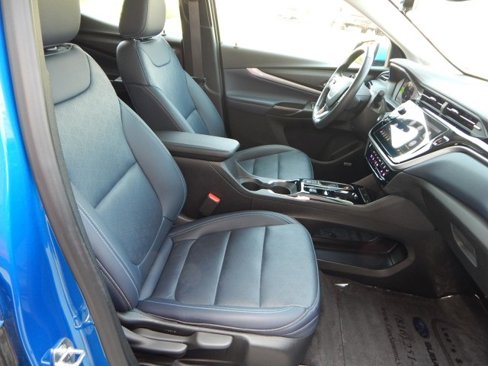 Used 2022 Chevrolet Bolt EUV Premier w/ Sun & Sound Package image 18