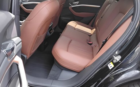 Used 2022 Audi e-tron Premium Plus w/ Premium Plus Package image 21