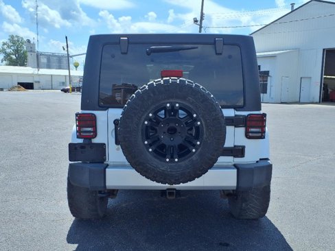Used 2015 Jeep Wrangler Unlimited Sahara w/ Connectivity Group image 23