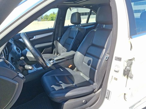 Used 2012 Mercedes-Benz C 250 Sedan image 5